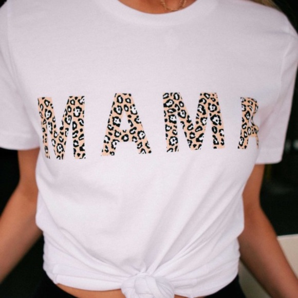 ❗️One Left❗️MAMA White Tee Cheetah Print - Picture 2 of 2